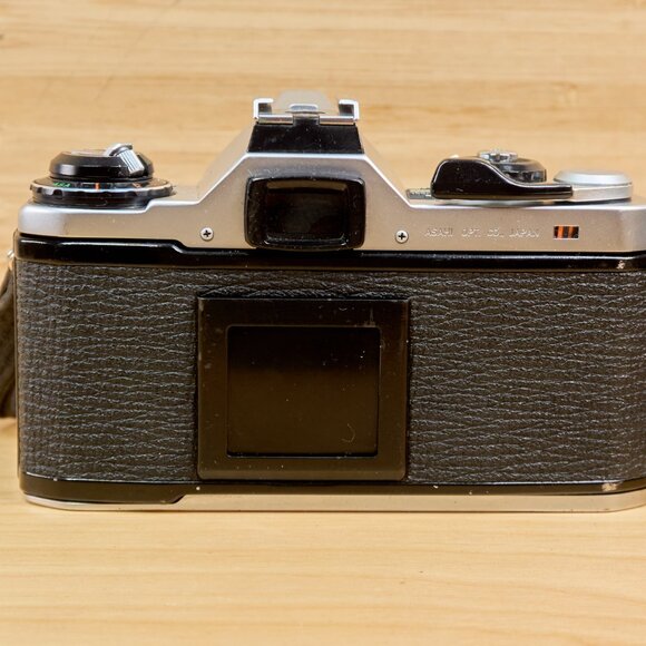 Pentax ME 35mm SLR Film Camera, with SMC Pentax-M 50mm 1.7 lens - Picture 7 of 8